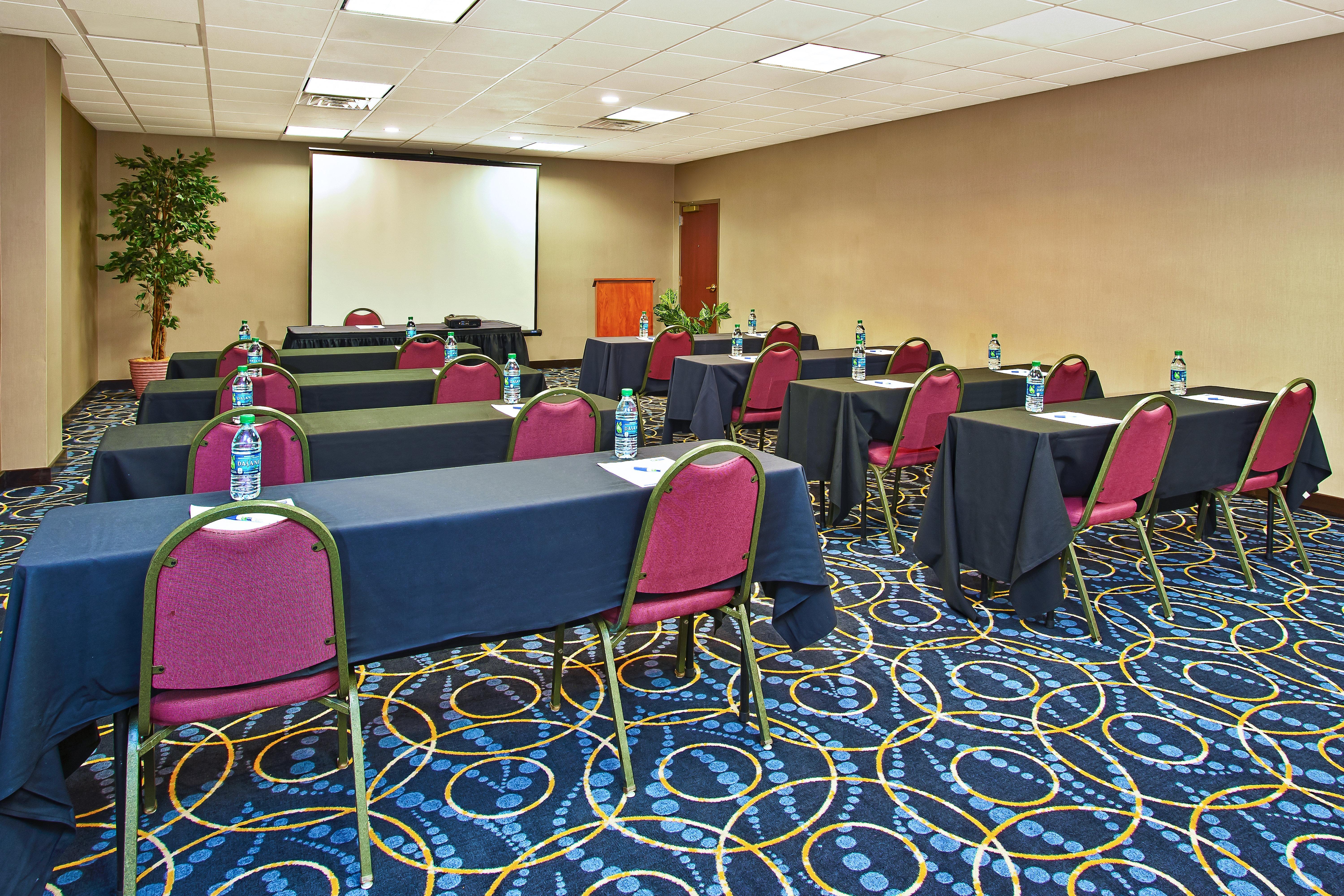Holiday Inn Express And Suites Pittsburgh West Mifflin By Ihg Exterior photo